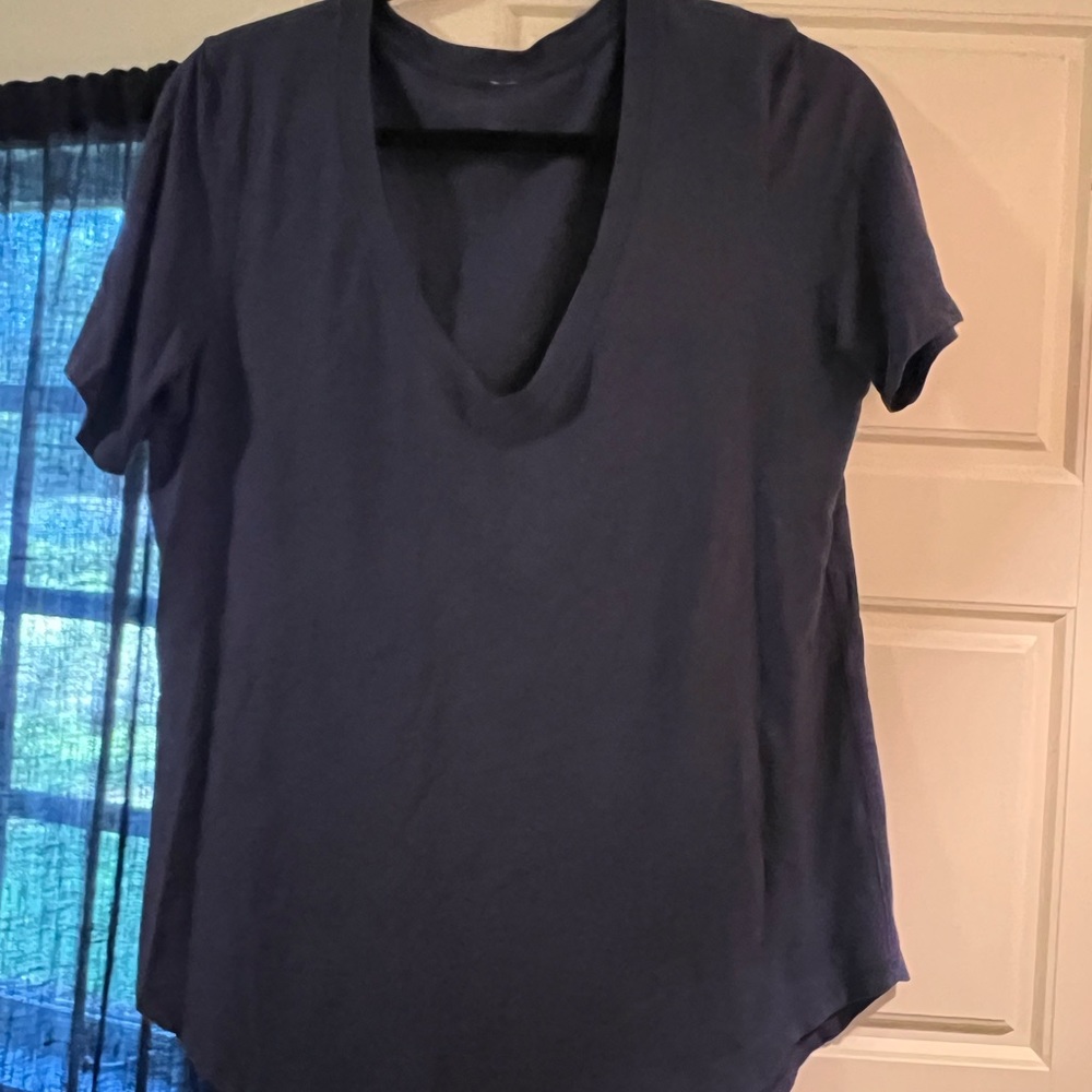 Lulu v neck tee